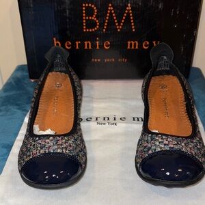 bernie mev. Bella Women's Navy and Multicolor Flats
